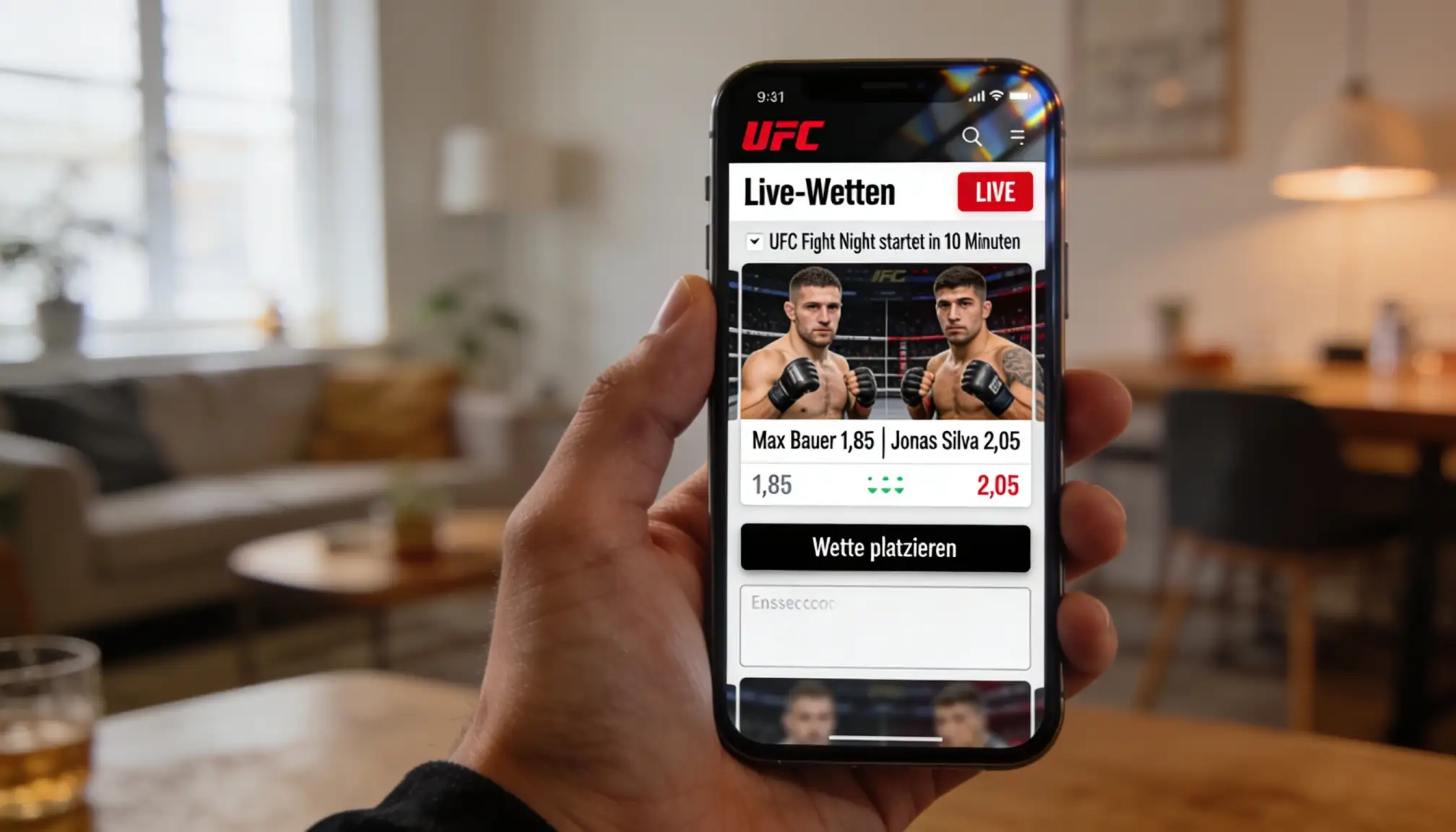 Hand hält Smartphone mit Sportwetten-App und MMA-Wetten geöffnet